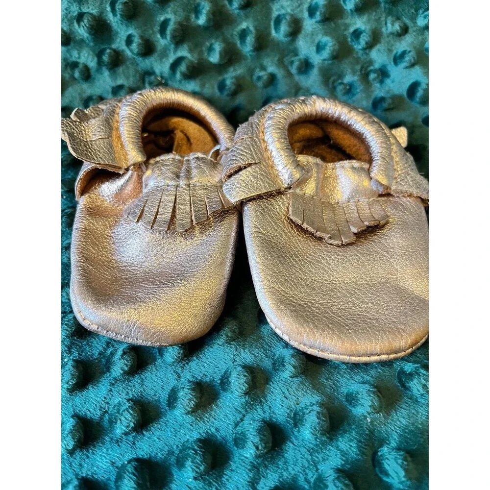 Freshly Picked Moccasins size 2.5 2 1/2 rose gold pink metallic shoes